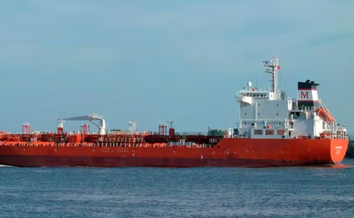 Buque parte de Veracruz con destino a Cuba cargado con 10 mil toneladas de diésel