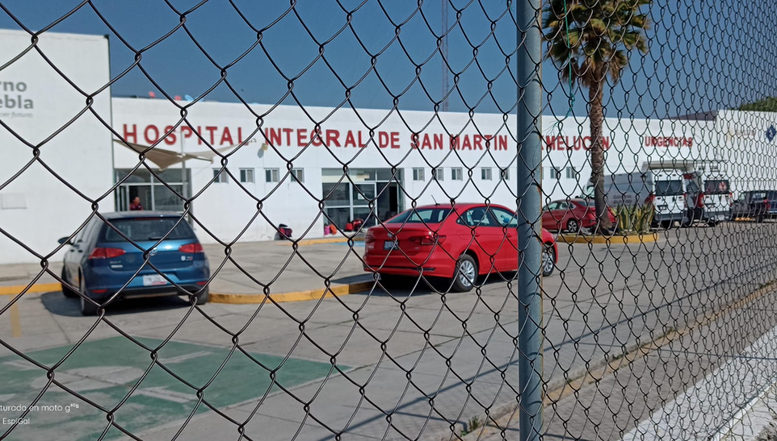 Machetean a colombiano tras acudir a reclamar una moto en Texmelucan