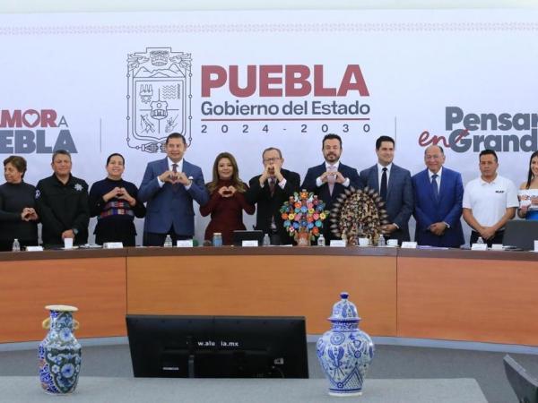 Gobierno estatal fortalece tradiciones de Día de Muertos en comunidad migrante