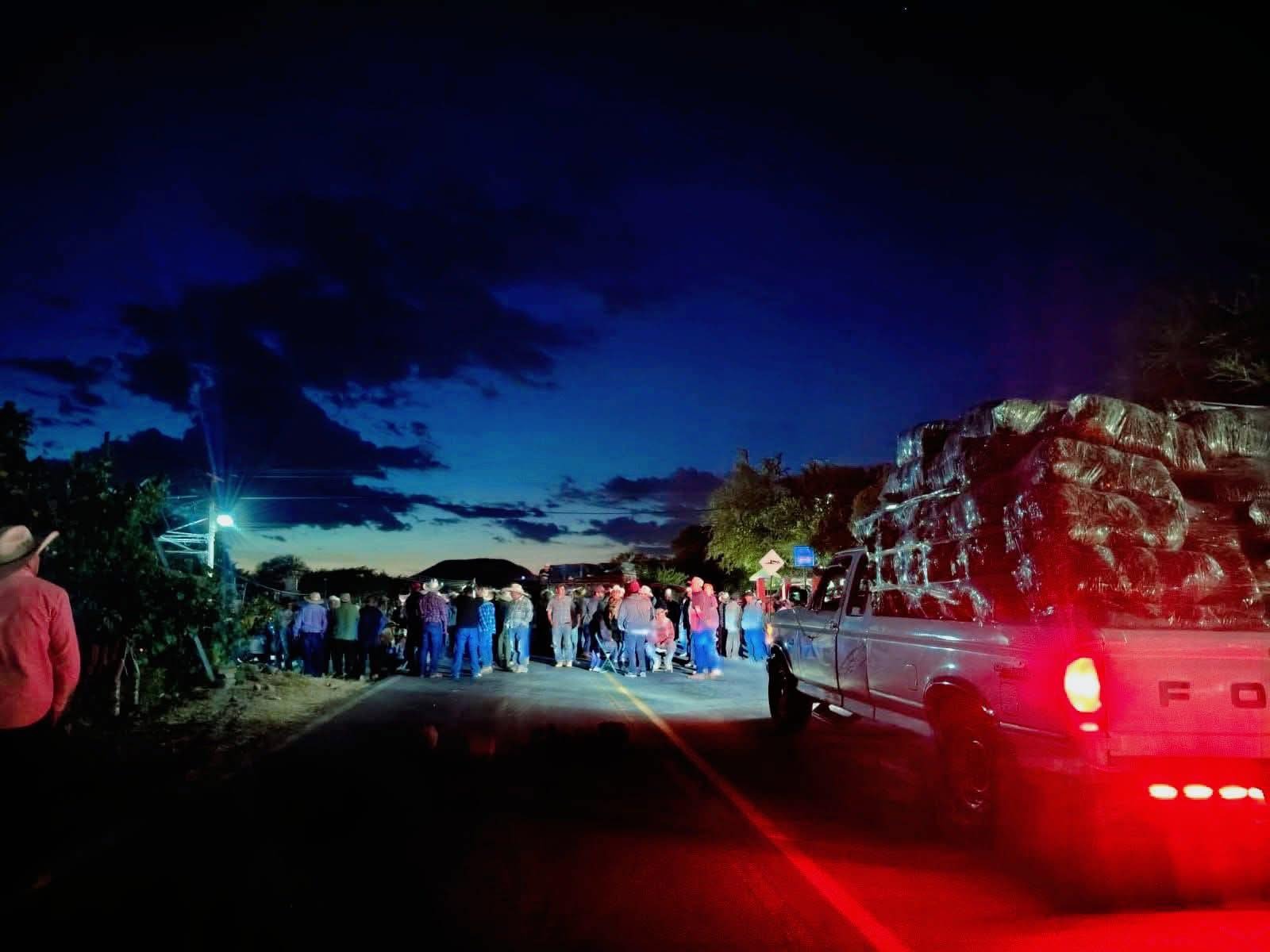 Continúan los cierres momentáneos de la carretera Izúcar-Cuautla