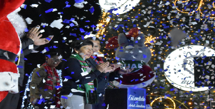 Ciudad Universitaria de la BUAP enciende el espíritu navideño