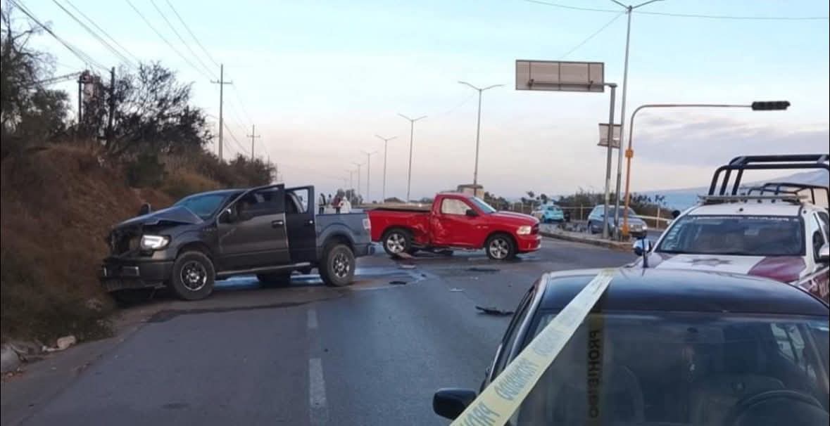 Un muerto y dos lesionados tras persecución y balacera en Tepeaca