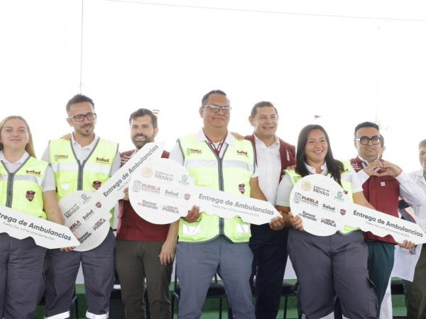 Armenta encabeza banderazo de salida de 20 ambulancias de alta capacidad operativa