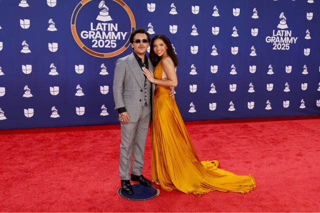 Christian Nodal triunfa en Latin Grammy y explica falta de mención a su esposa