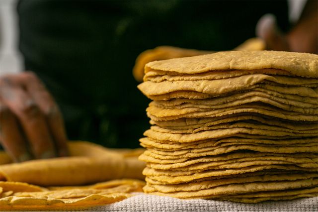 Tortilla en México sube 72% desde 2018 y presiona gasto familiar diario