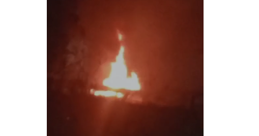 VIDEO Cierre parcial en la México-Puebla por tráiler incendiado a la altura de Texmelucan