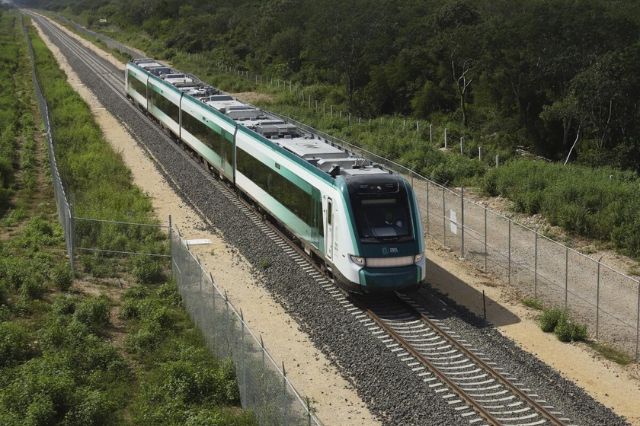 Claudia Sheinbaum asegura que Tren Maya de carga abaratará la gasolina