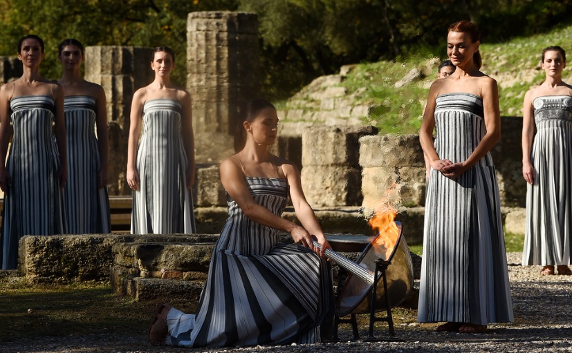 Llama Olímpica se enciende en la Antigua Olimpia