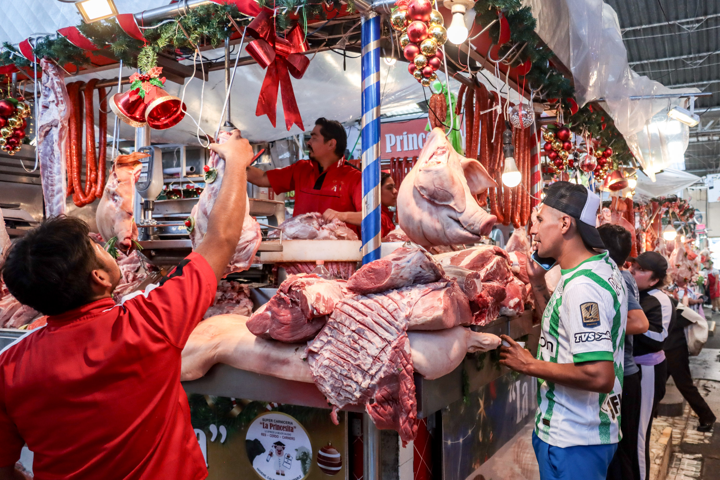 VIDEO Compras de última hora en Puebla para la Cena de Navidad