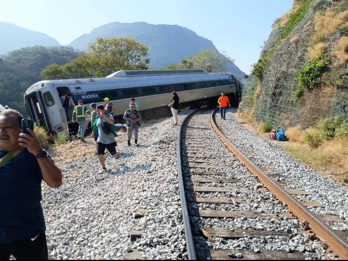 Descarrila Tren Interoceánico en Oaxaca, donde viajaban 241 pasajeros