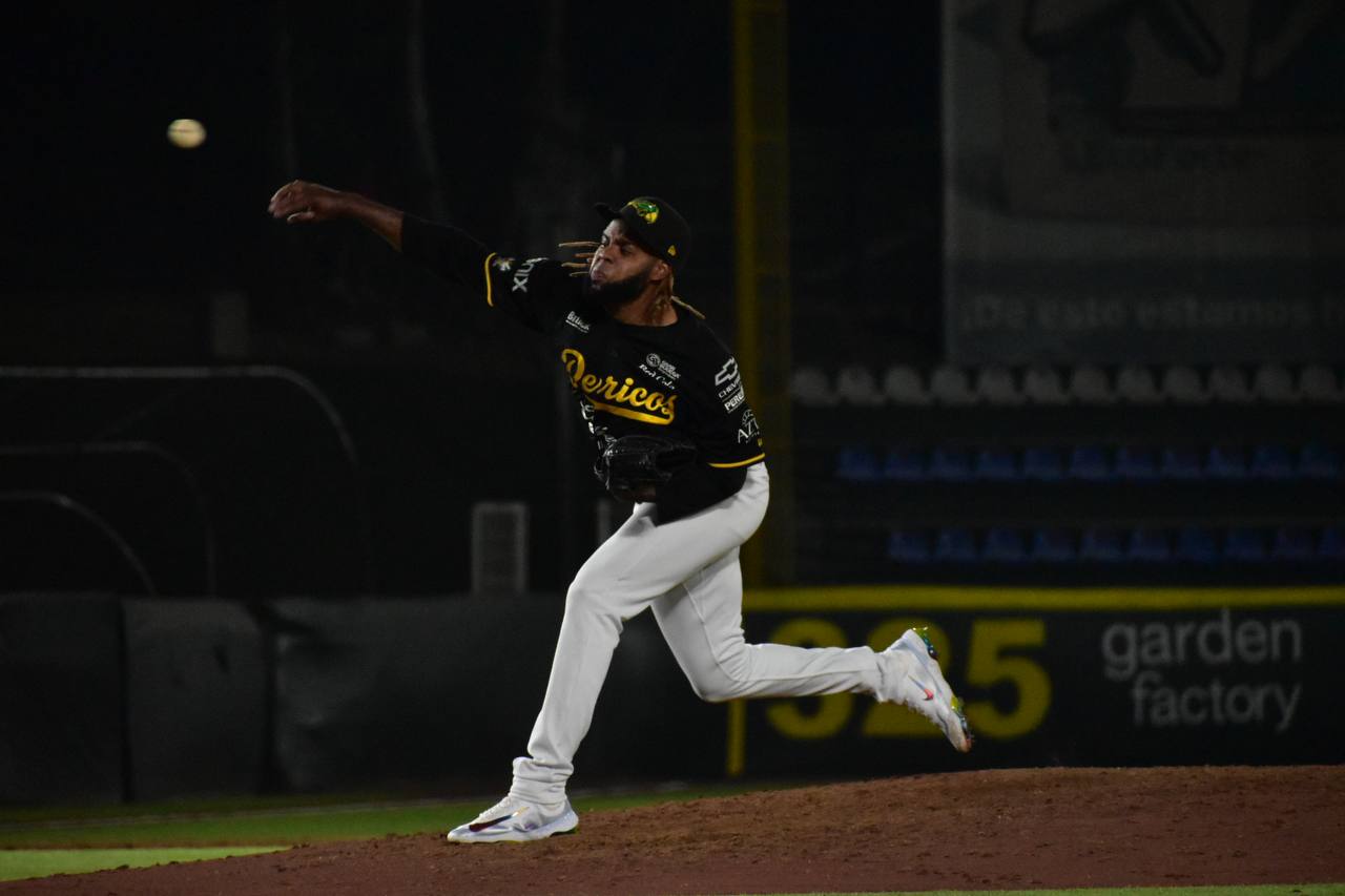 Antonio Santos regresa a los Pericos de Puebla