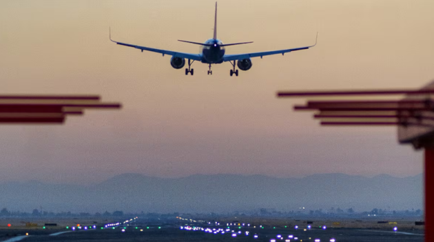 Crecimiento de la aviación de pasajeros y carga en octubre