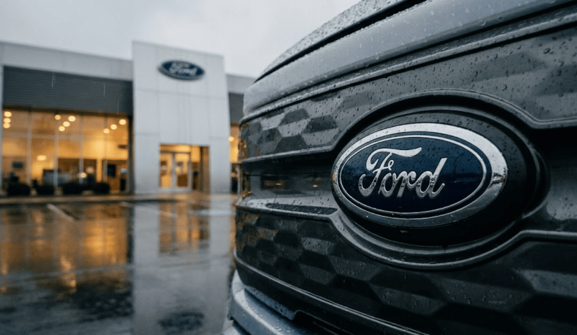 Ford retira más de 270 mil vehículos eléctricos e híbridos por falla en el sistema de estacionamiento