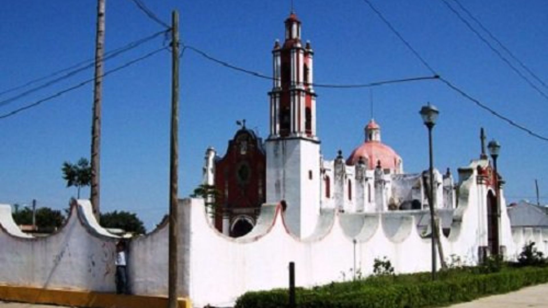 Hallan restos de un adulto mayor junto a una Iglesia en Chiconcuautla