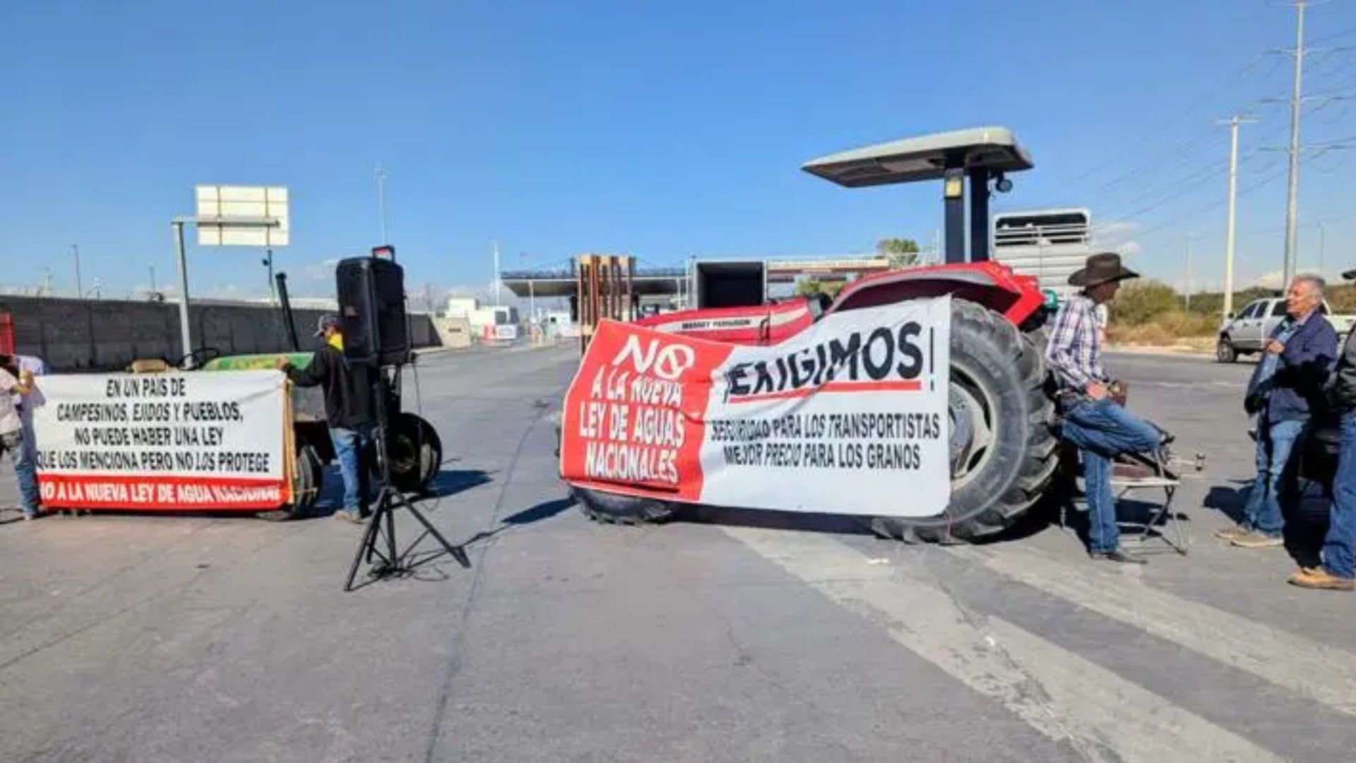 Campesinos en Chihuahua levantan bloqueo fronterizo que llevaba 3 días instalado