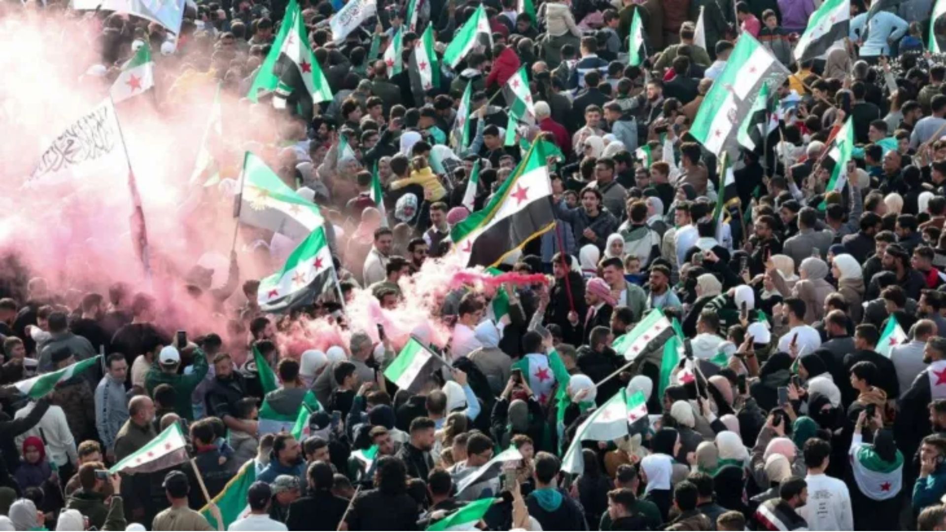 En Siria, millones celebran un año de la caída del régimen de Bashar al Assad