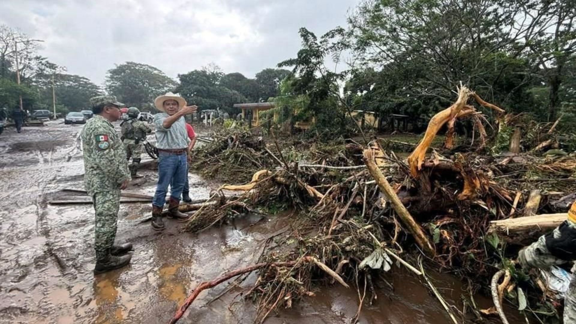 Tres órdenes de gobierno coordinan acciones de atención en municipios de Veracruz