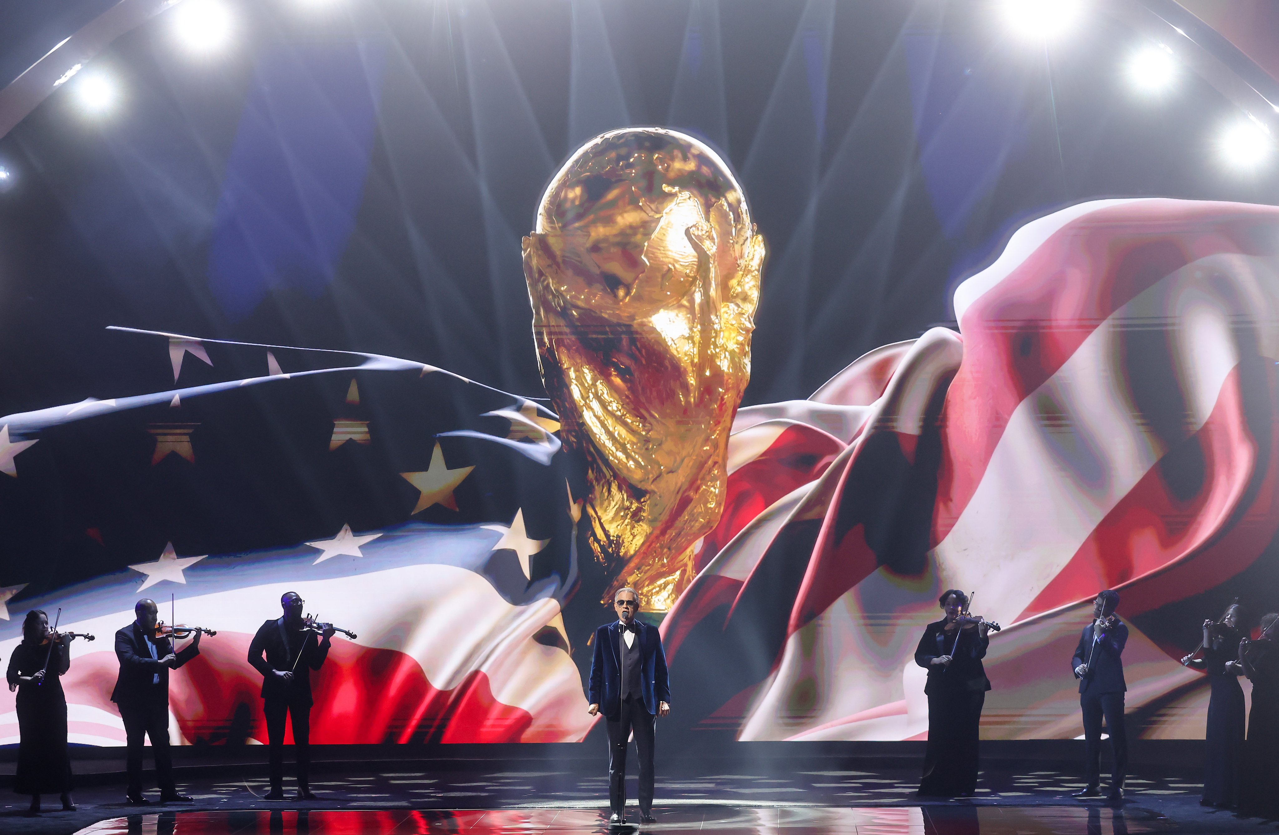 Gran interpretación de Andrea Bocelli durante el Sorteo del Mundial 2026