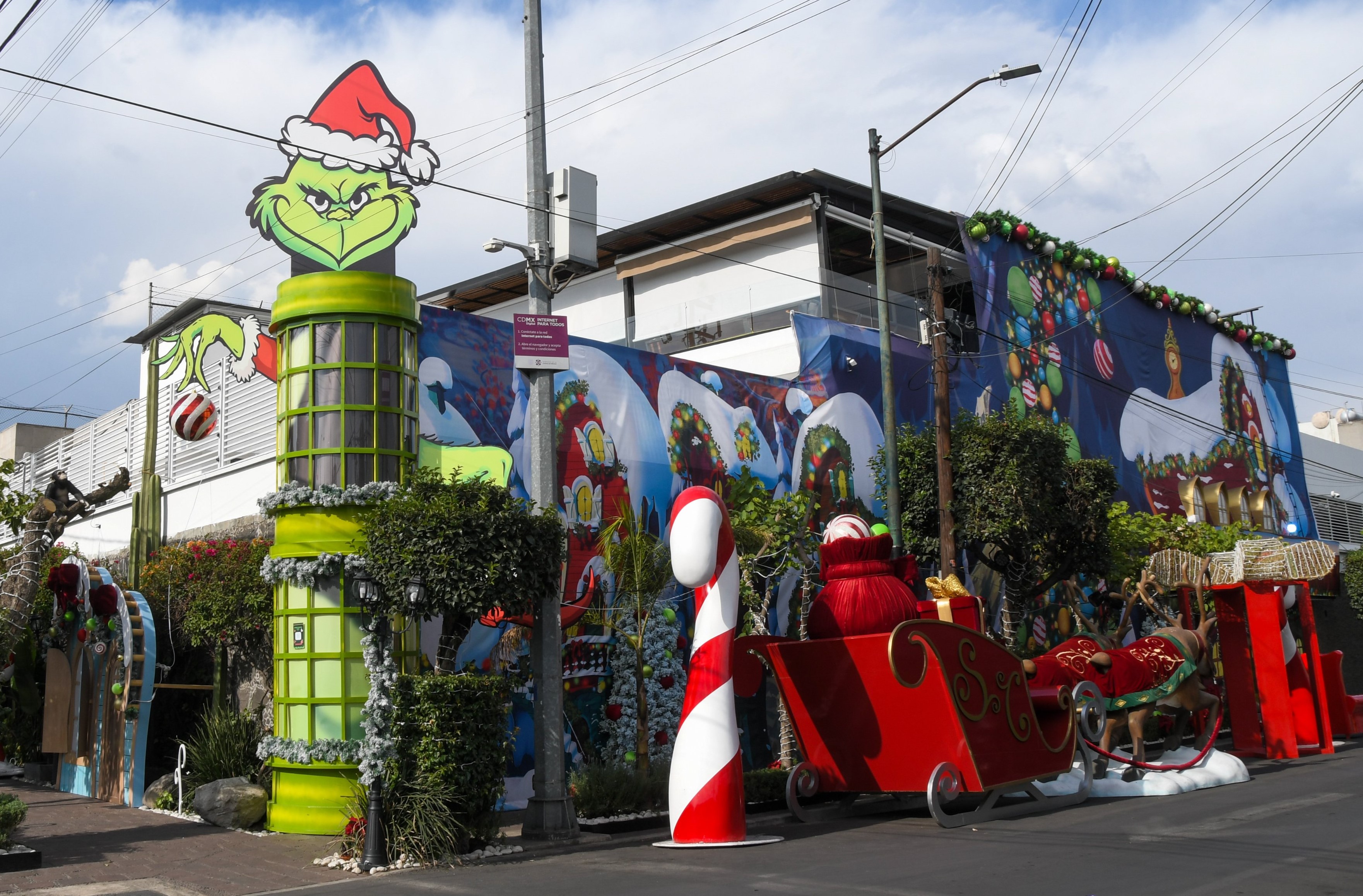 Esta Navidad visita la Casa del Grinch en CDMX 