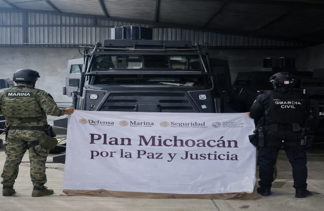 Decomisan camiones tipo monstruo en Coahuayana, Michoacán
