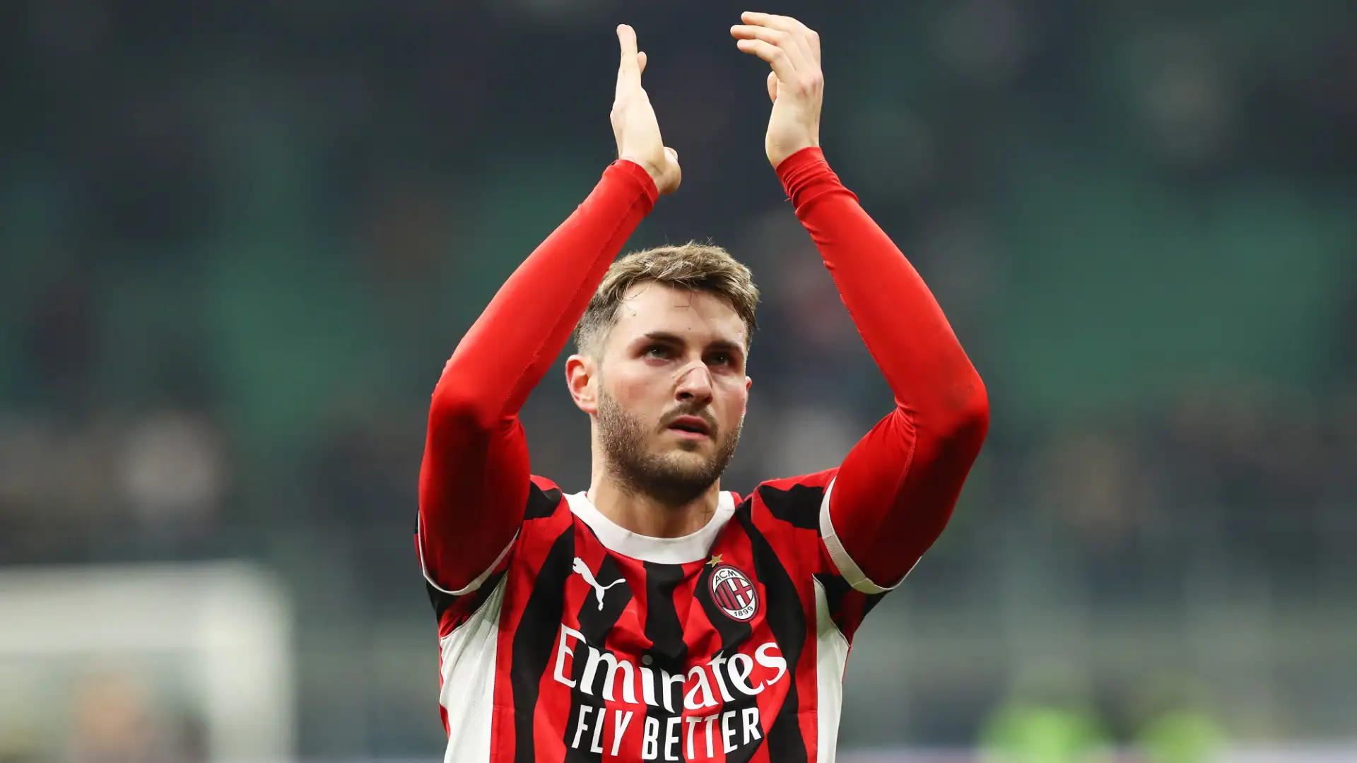 Santiago Giménez pasa por el quirófano y busca llegar a tiempo al Mundial de futbol