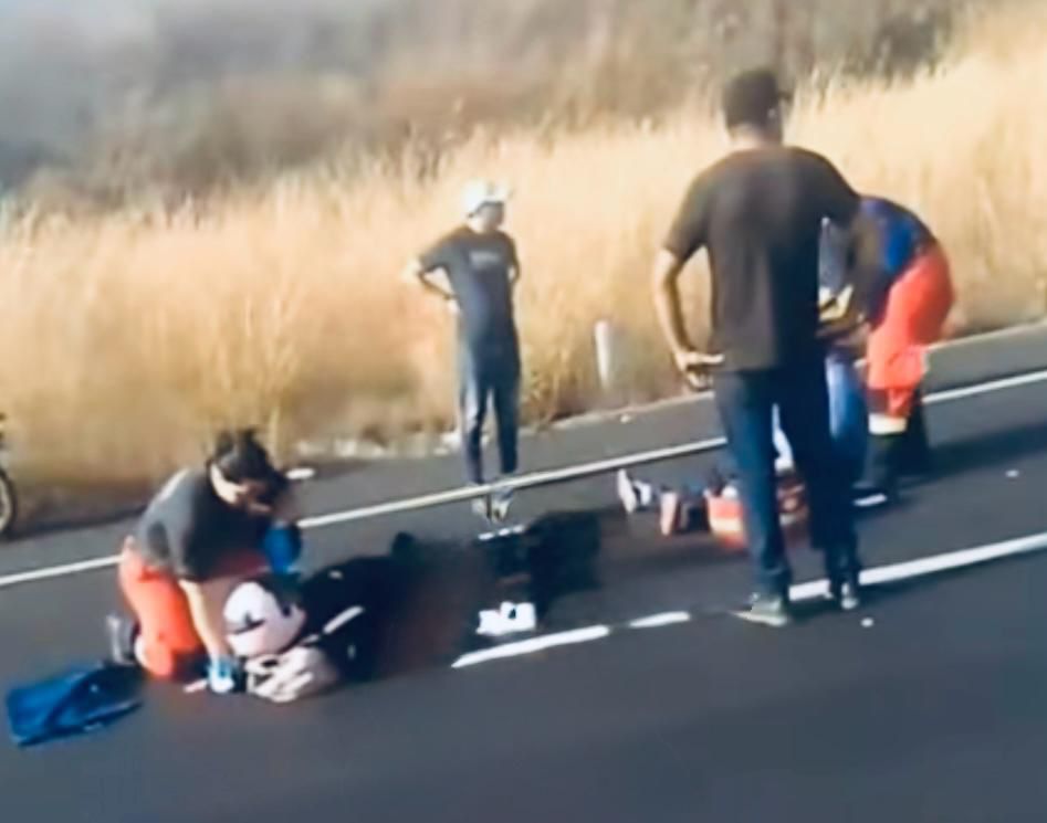 Motociclista resulta lesionado en accidente sobre la vía Atlixcáyotl