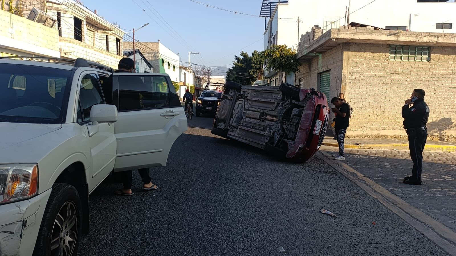 Volcadura de auto deja un adolescente lesionado en Tehuacán 