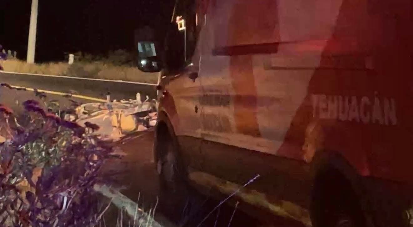 Muere motociclista sobre la Tehuacán-Huajuapan al impactarse contra camioneta