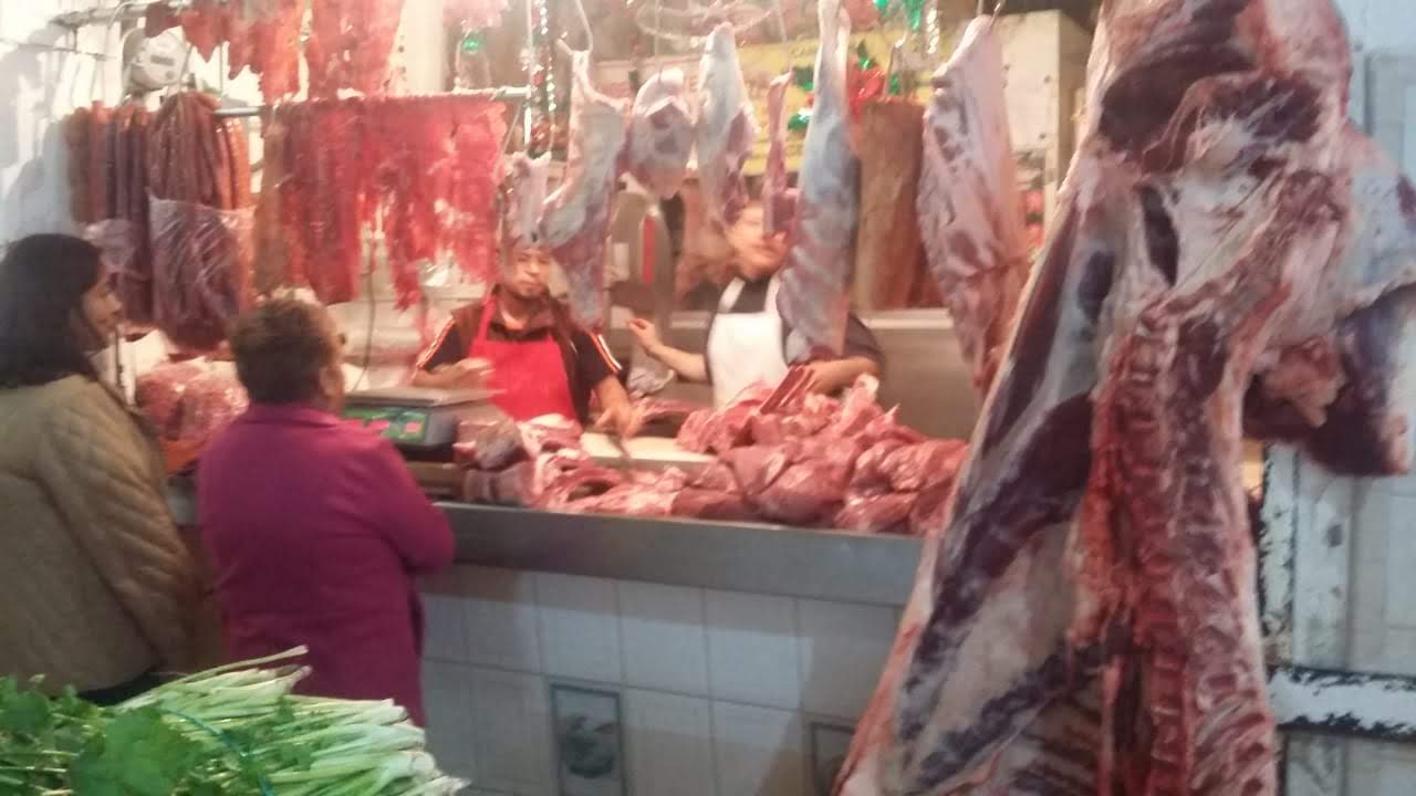 Temporada decembrina elevará el precio de la carne de cerdo y de res en Tehuacán: tablajeros