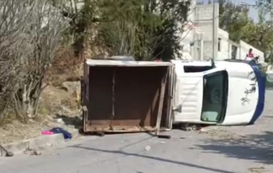 Volcadura de carro de gas genera pánico entre habitantes de San Martín Alchichica  