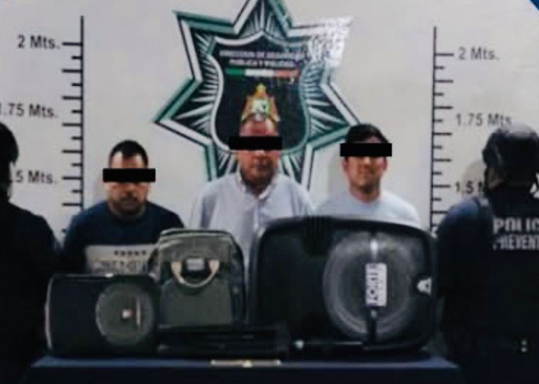 En Atlixco caen tres hombres por el robo de bocinas 
