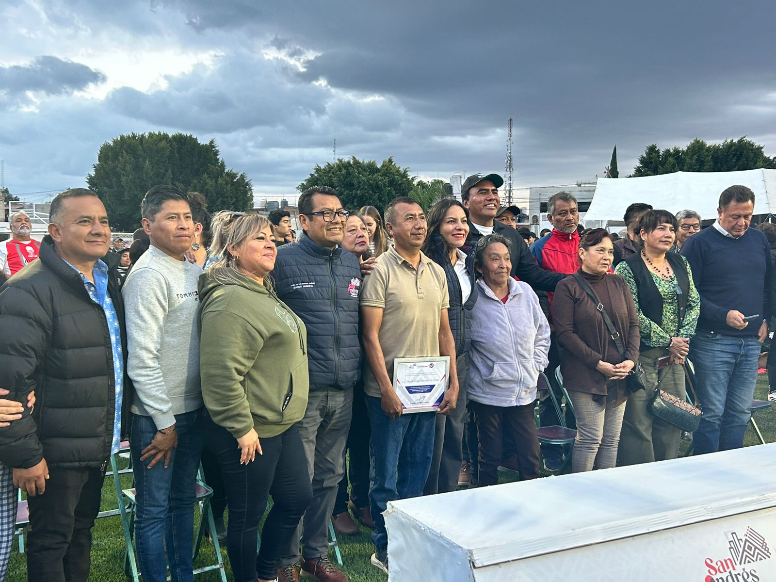 Entrega Lupita Cuautle rehabilitación del Deportivo Zapata