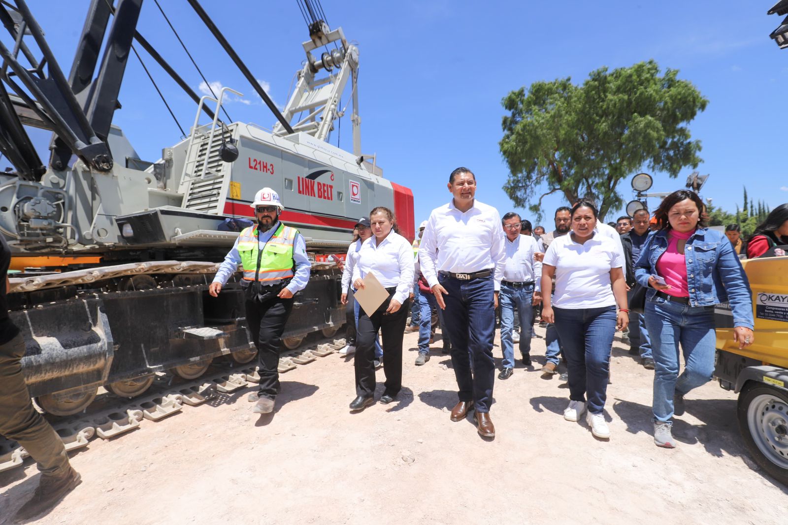 Gobierno estatal avanza en conectar 7 municipios con puente La Panga