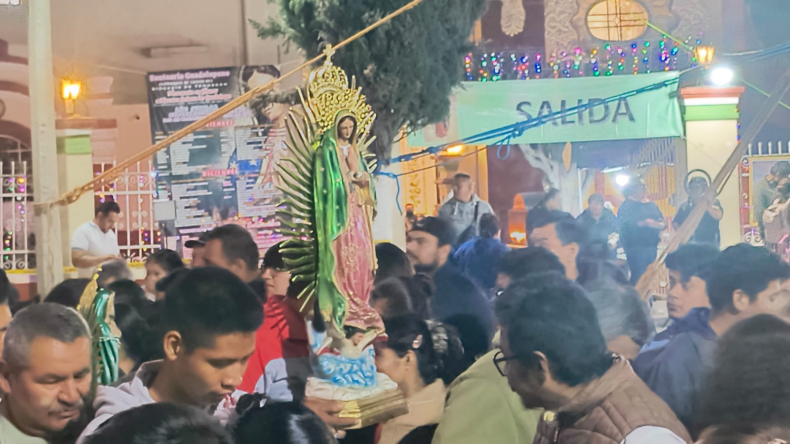 Miles de fieles acuden al Santuario Guadalupano de Tehuacán 