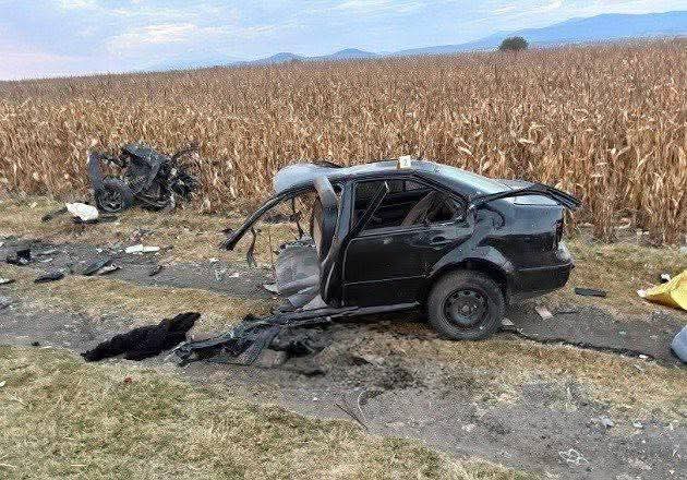 Fuerte choque deja dos muertos y dos heridos en Calpulalpan