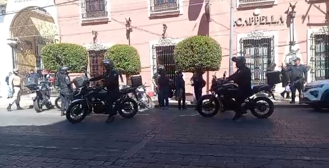 Roban a dos mujeres en pleno Centro de Tehuacán; el responsable logró huir