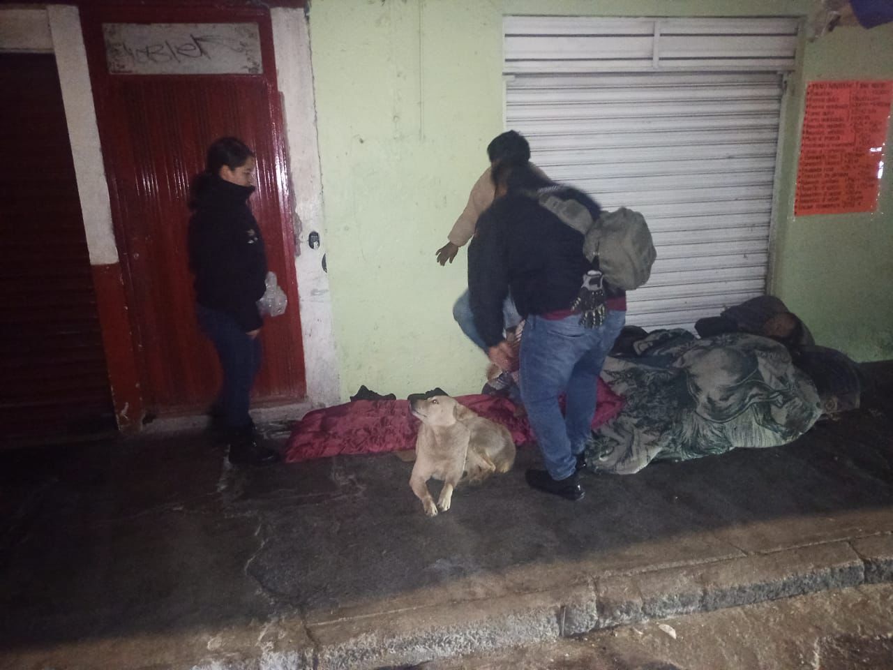 Protección Civil ayuda a ciudadanos ante noches frías en municipios poblanos