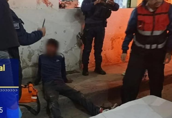 Vecinos confunden a hombre con ladrón y le dan una golpiza en Huauchinango 