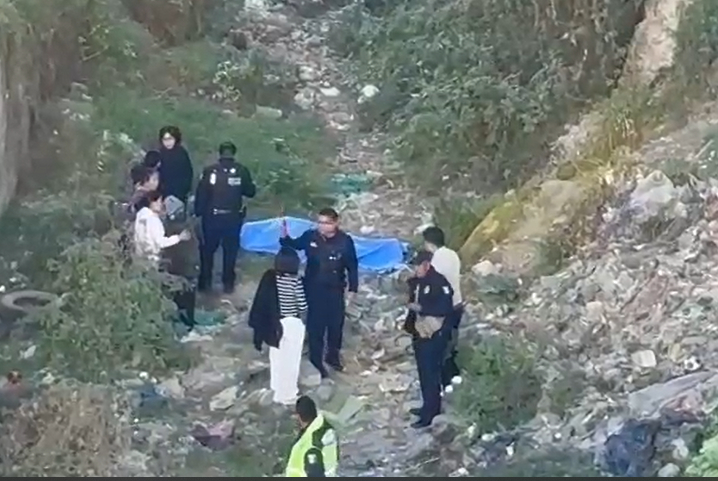Muere hombre tras salir proyectado de camioneta en San Miguel Canoa