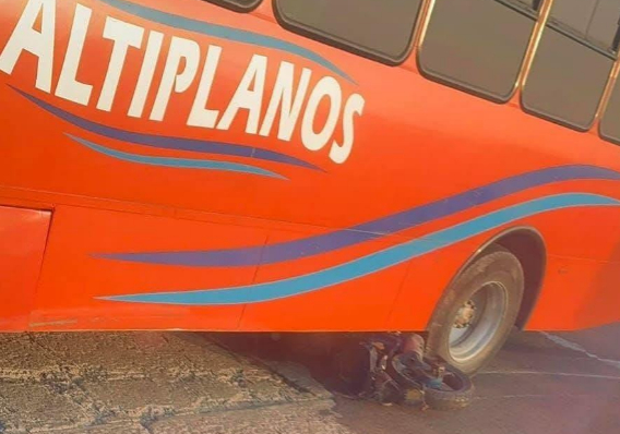 Motociclista pierde la vida sobre la carretera al Aeropuerto Hermanos Serdán