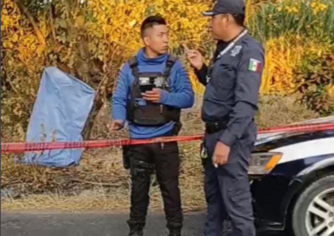Encuentran cuerpo colgado en los márgenes de la carretera Izúcar-Matzaco 