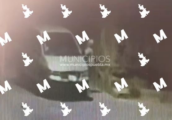 En camioneta sujeto asalta y golpea a mujer en calles de Amozoc