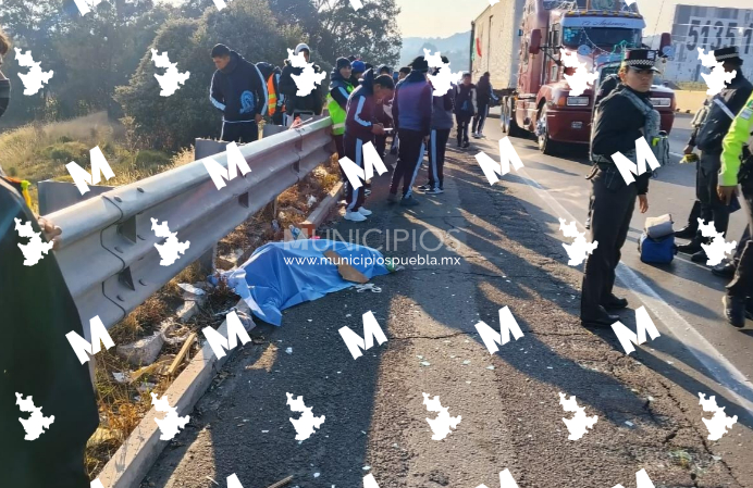 Atropellan a dos peregrinos sobre la autopista México-Puebla, uno murió