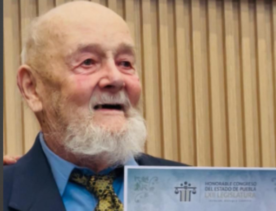 Rinden homenaje en el Congreso al fundador del Atlixcáyotl 