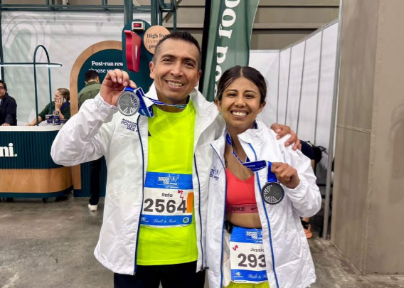 Familia atlixquense corre hoy domingo el maratón de Monterrey 