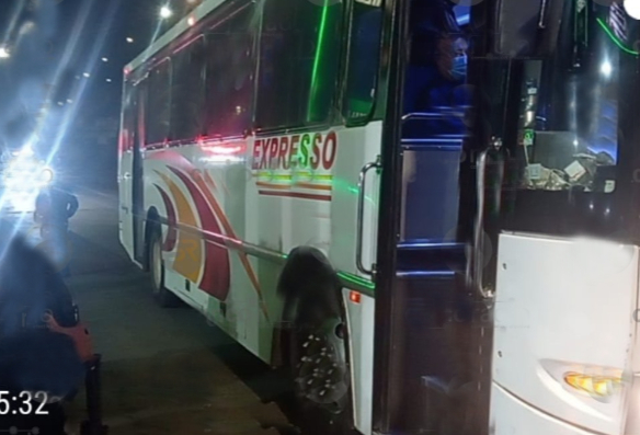 Reportan asalto a autobús en la México-Puebla frente a la Central de Abasto