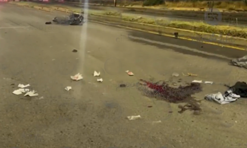 Joven motociclista derrapa su moto frente al Rastro en Puebla 