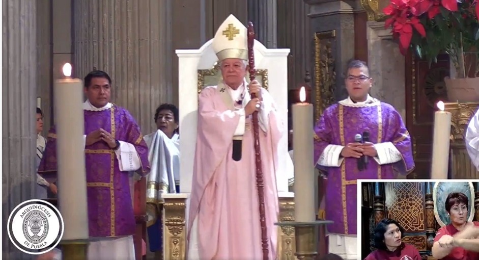 Celebran el Domingo de alegría durante la Misa en Catedral 