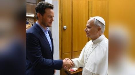 Chris Pratt conoce al Papa León XIV y su encuentro se viraliza 