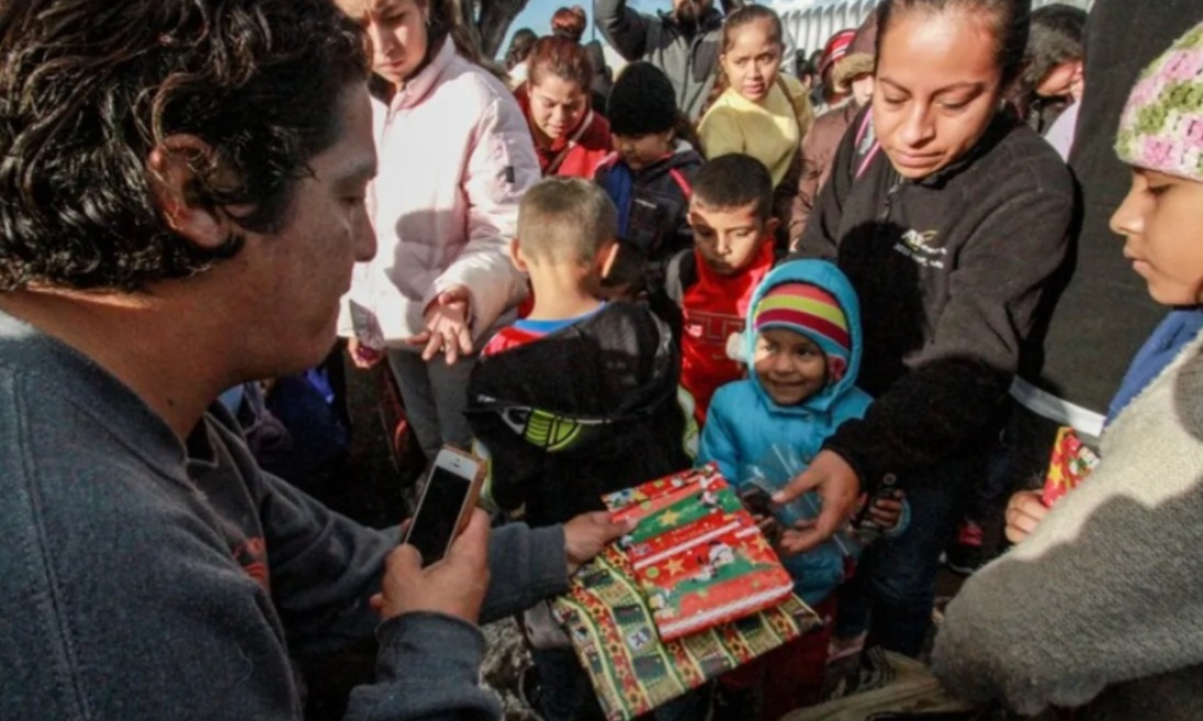 Migrantes celebran Navidad en medio de la incertidumbre